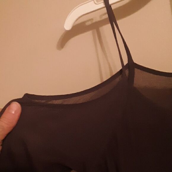 💫💫💫UO STARING AT STARS BLACK BELL SLEEVE COLD SHOULDER TOP XS - Picture 5 of 7